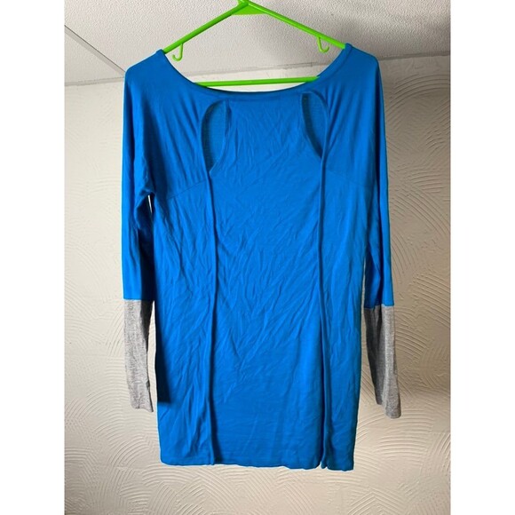 Versona Blue and Grey Top Small - Picture 3 of 3